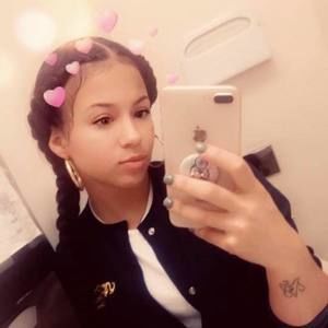 Meet your Posher, Simone